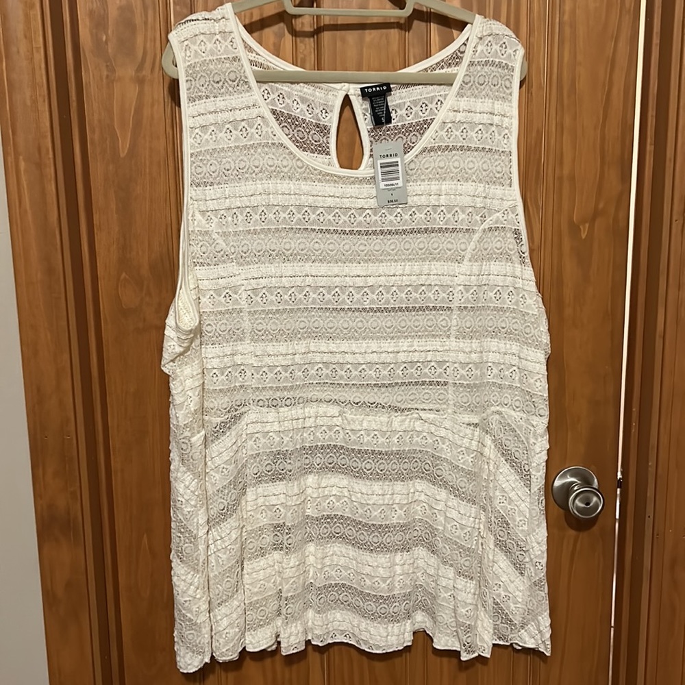Torrid Cream Open Lace Peplum Tank size 5 NWT